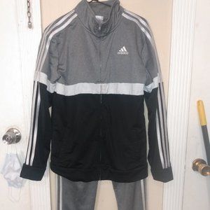 Boys 18/20 Adidas tracksuit